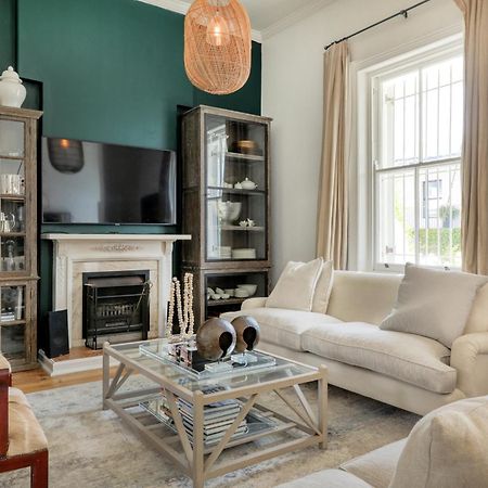 Backup-Powered Victorian House At Greenpoint Park Kaapstad Buitenkant foto